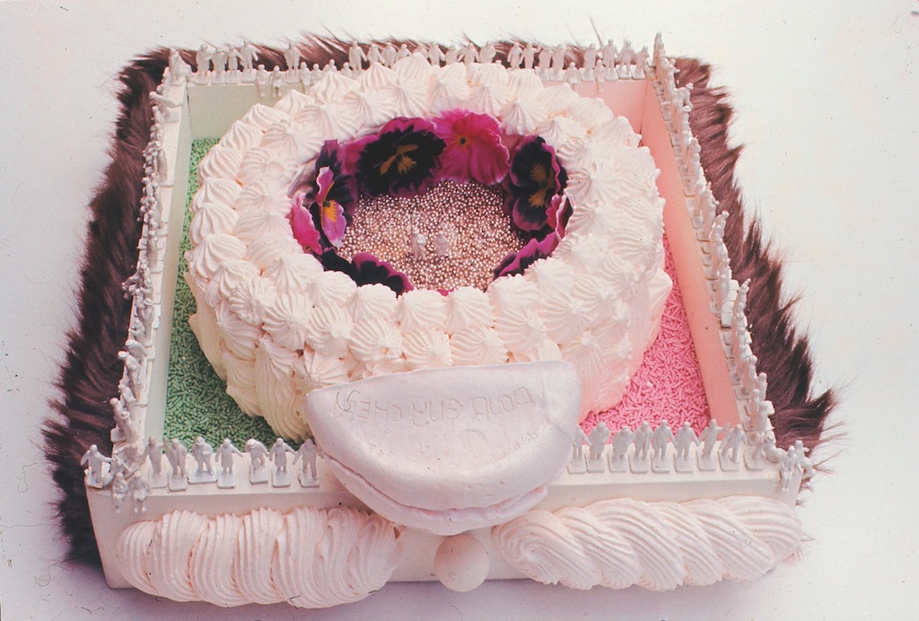 media_repository/miralda-selz_02._cakes_-_paysages_meringues_cake_4.jpg